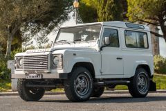 Land Rover Defender 90 