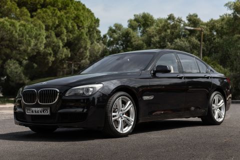 BMW 760 I (F01)