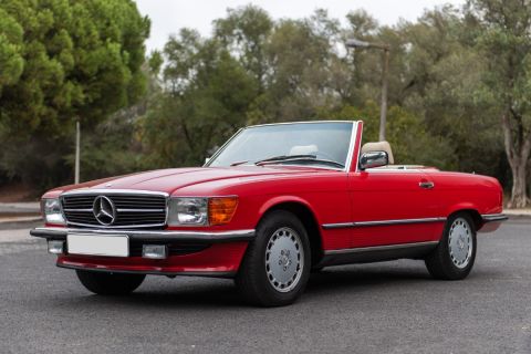 Mercedes-Benz 560 SL (R107)