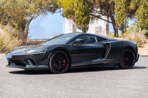 McLaren GT