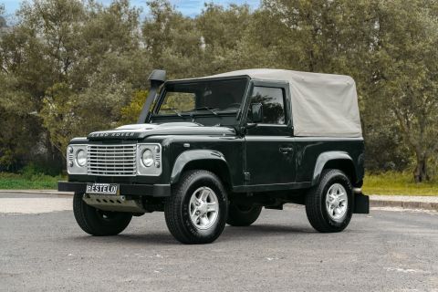 Land Rover Defender 90